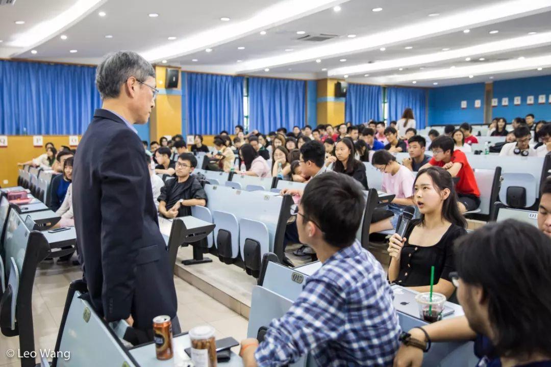 哈佛大学（上海中心）总经理黄晶生先生来深国交演讲 深国交 考试 培训 第5张