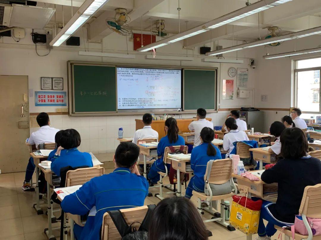 直击广州广雅中学返校的第一天｜每位师生一个复学爱心包  疫情相关 第17张