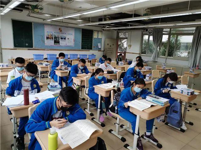直击广州广雅中学返校的第一天｜每位师生一个复学爱心包  疫情相关 第18张