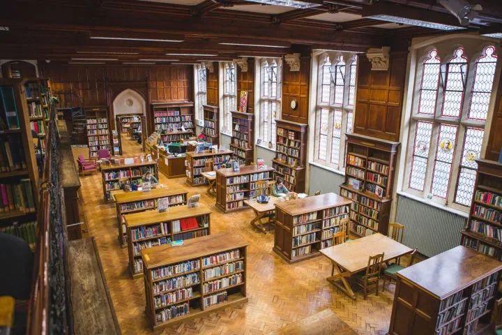 难怪英国人那么喜欢读书，这些英国私校图书馆太美了！  留学 英国留学 第5张