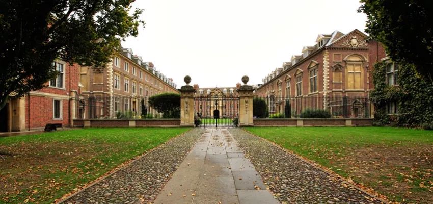 对比：剑桥大学31个学院在学术费用位置等优缺点分析（21~31）  数据 英国留学 剑桥大学 第6张