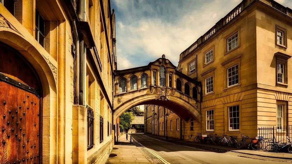 为什么牛津、剑桥、伦敦拥有世界上最好的大学？
