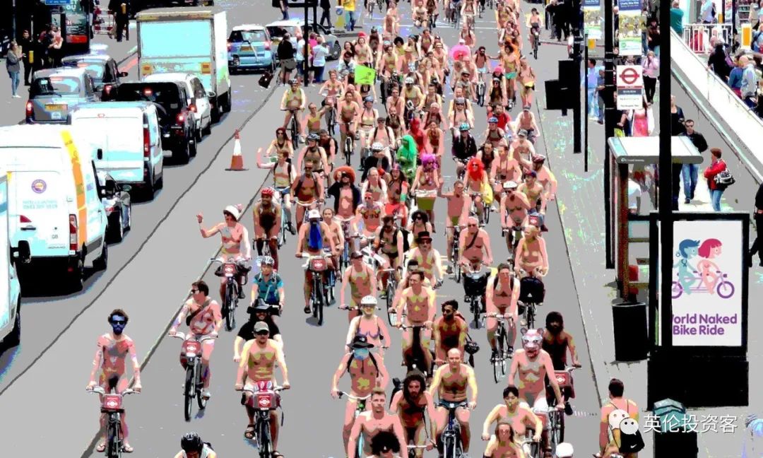 伦敦举办2022世界裸骑日活动 鼓励低碳环保出行  英国留学 第9张