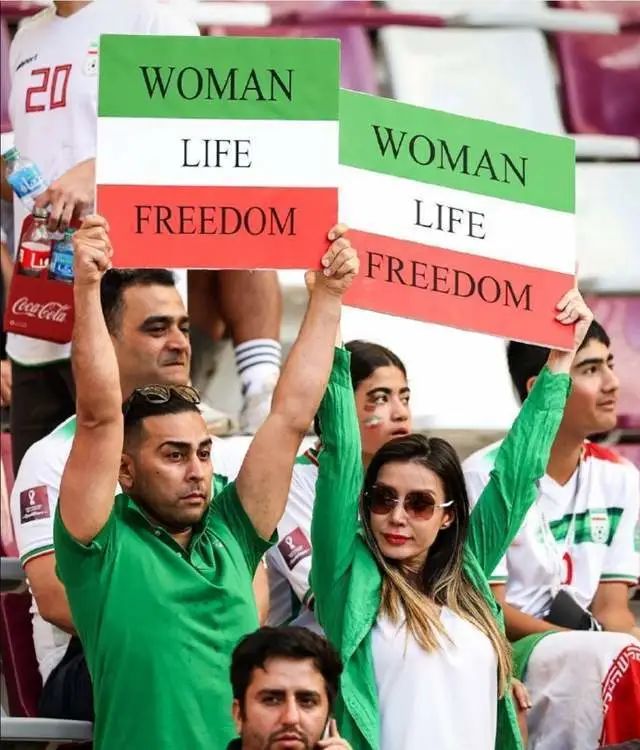 真正的勇士&感动世界的瞬间：伊朗队世界杯赛前拒绝唱国歌向宗教示威！  哲学 第3张