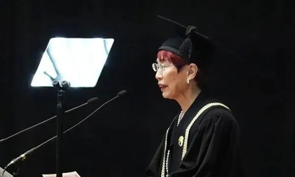 上野千鹤子东大开学演讲：等待你的是一个不公平的社会